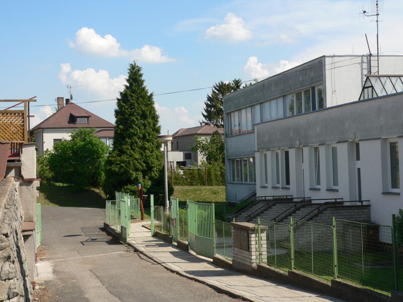 Doln Bousov